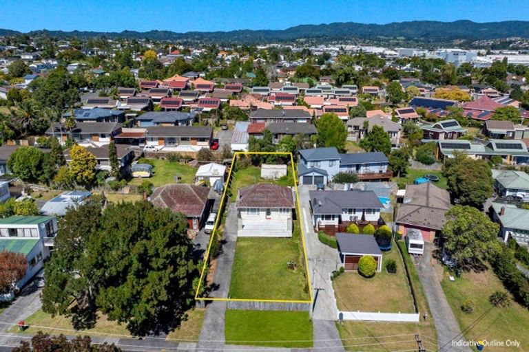 Photo of property in 4 Duncan Avenue, Te Atatu South, Auckland, 0610