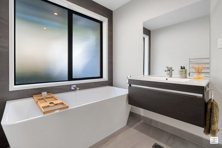 Photo of property in 28a Revell Drive, Ohauiti, Tauranga, 3112