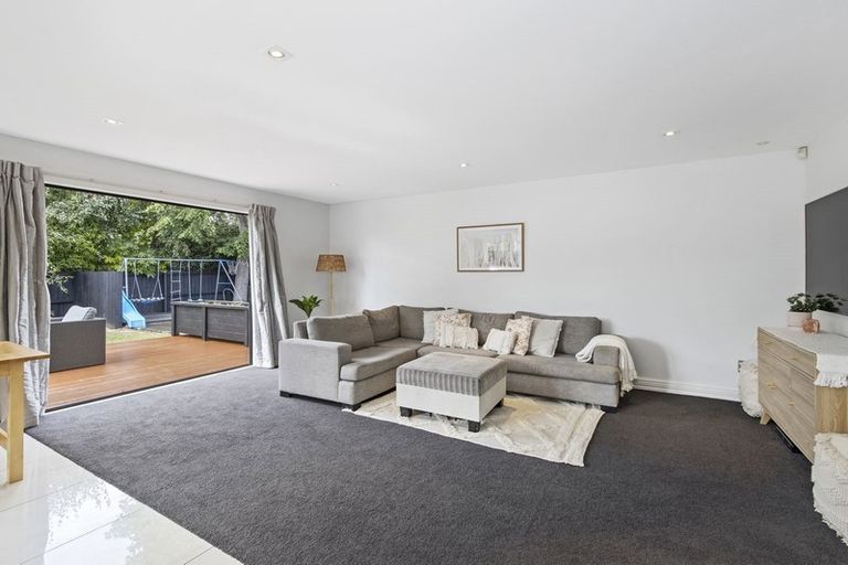 Photo of property in 16 Ballybrack Place, Casebrook, Christchurch, 8051