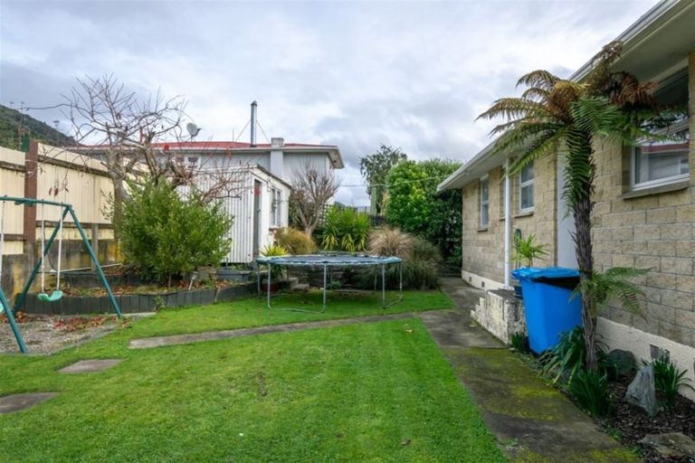 Photo of property in 51 Hampden Street, Picton, 7220