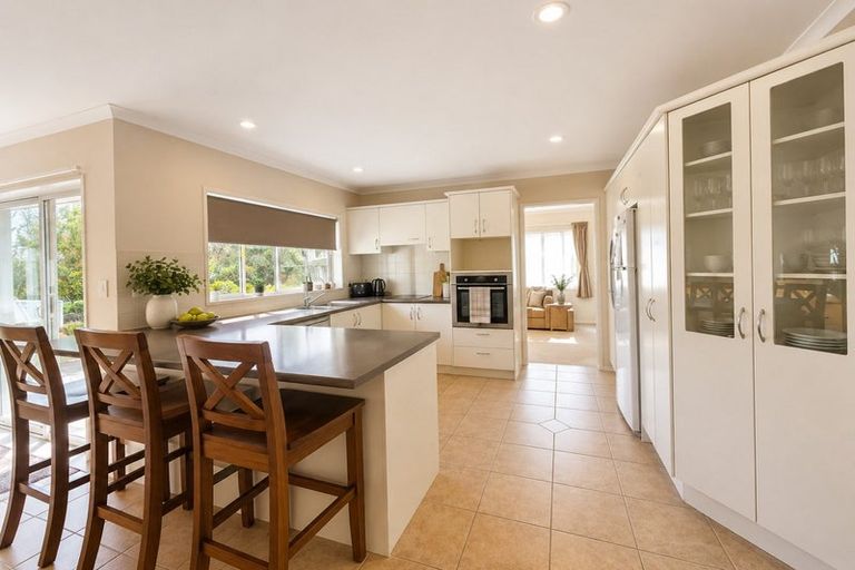 Photo of property in 18 Naul Place, East Tamaki Heights, Auckland, 2016