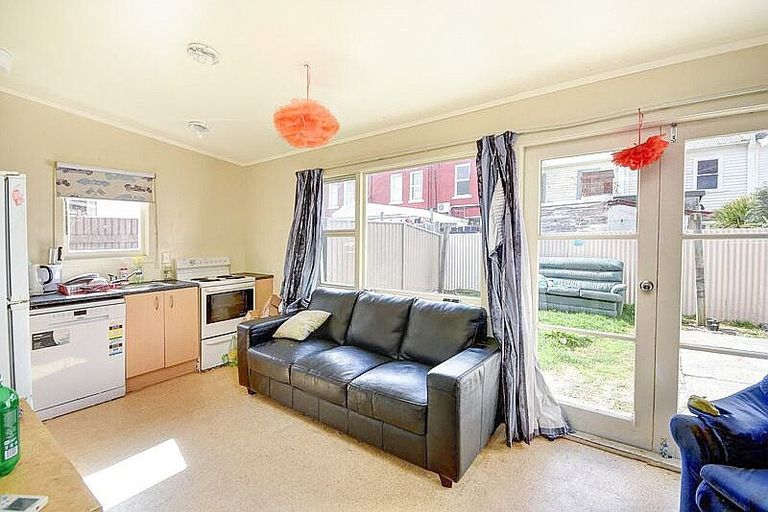 Photo of property in 9 Hyde Street, North Dunedin, Dunedin, 9016