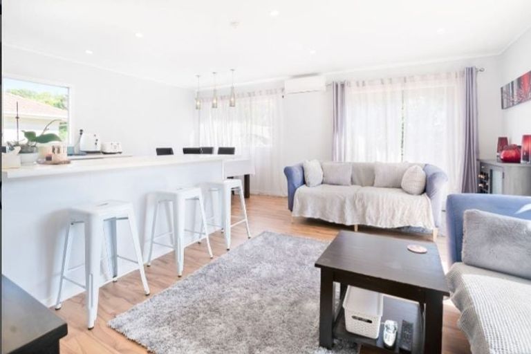 Photo of property in 106 Spinella Drive, Bayview, Auckland, 0629