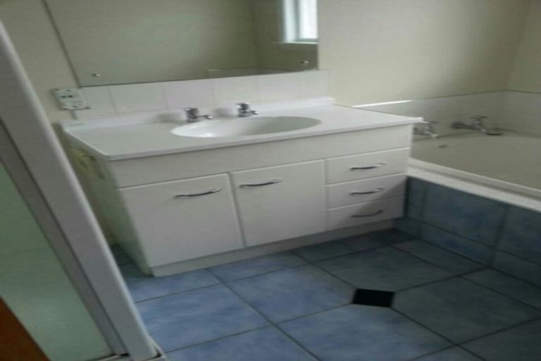 Photo of property in 23 Middlepark Road, Sockburn, Christchurch, 8042