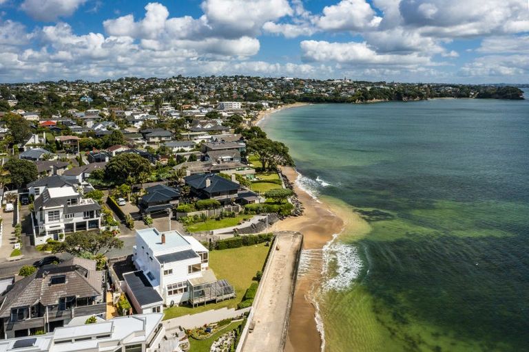 Photo of property in 39 Ocean View Road, Milford, Auckland, 0620