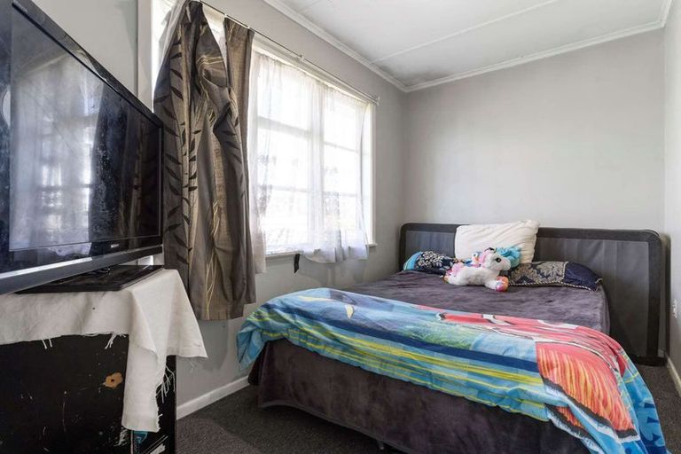Photo of property in 60 Mckean Avenue, Manurewa, Auckland, 2102