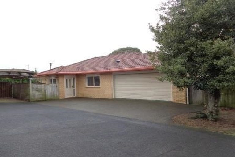 Photo of property in 206a Royal Road, Massey, Auckland, 0614
