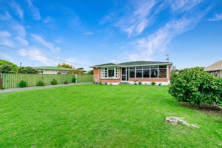 Photo of property in 20 Ngapotiki Street, Paraparaumu Beach, Paraparaumu, 5032