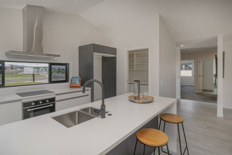 Photo of property in 4 Ngaroma Crescent, Whitianga, 3510