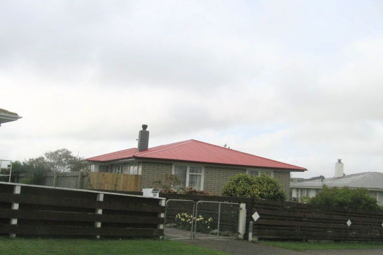 Photo of property in 14 Caduceus Place, Ascot Park, Porirua, 5024