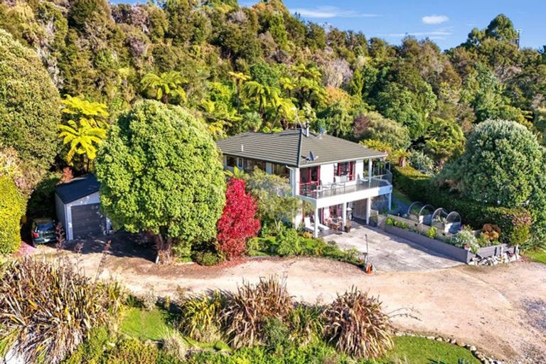 Photo of property in 204 Rangihaeata Road, Rangihaeata, Takaka, 7182
