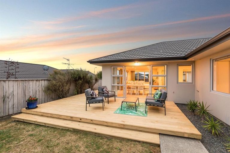 Photo of property in 25 Milford Street, Aotea, Porirua, 5024