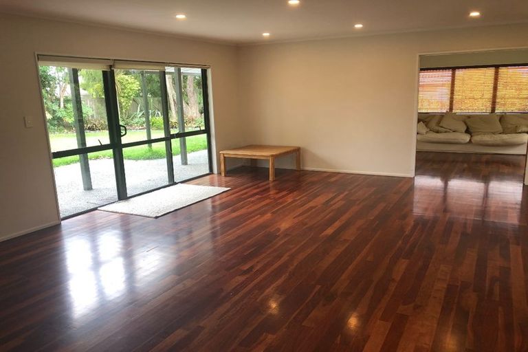 Photo of property in 48 Lakeside Drive, Orewa, 0931
