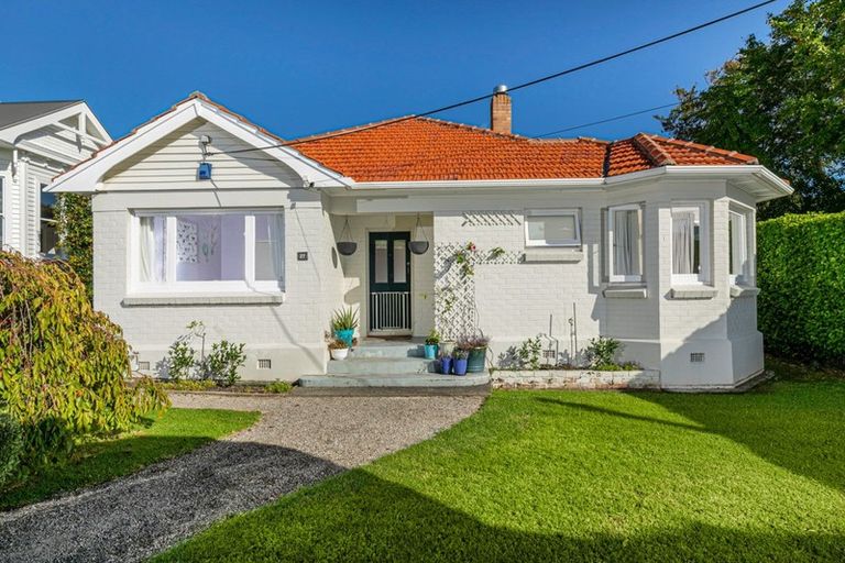 Photo of property in 1/27 Summer Street, Stanley Point, Auckland, 0624