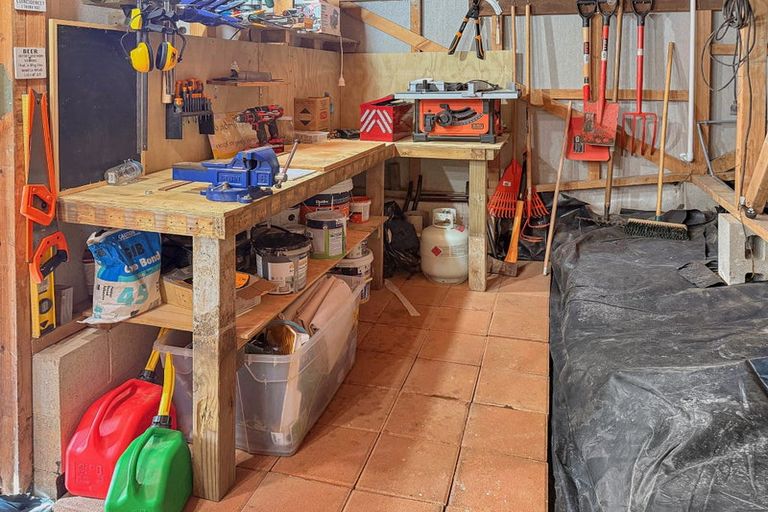 Photo of property in 2/36 Widmore Drive, Massey, Auckland, 0614