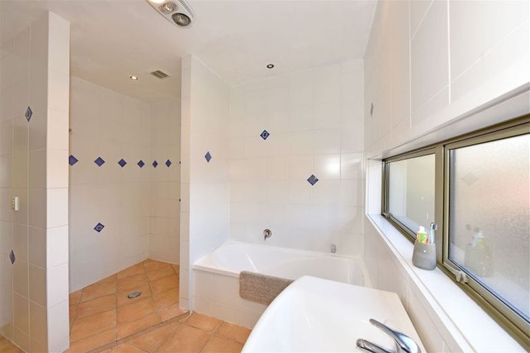 Photo of property in 21 Amoka Crescent, Parklands, Christchurch, 8083