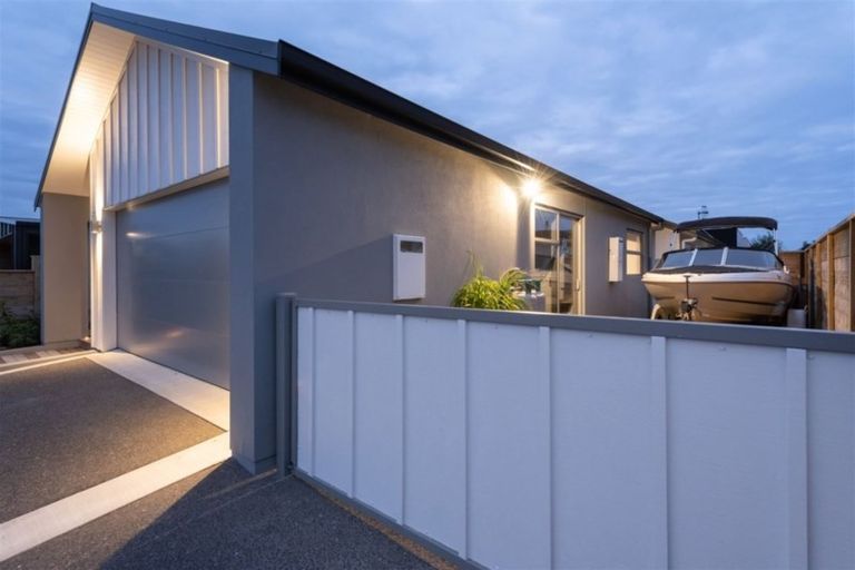 Photo of property in 17 Awatira Drive, Papamoa Beach, Papamoa, 3118