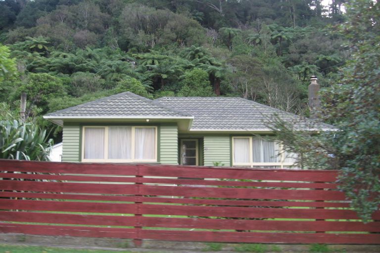 Photo of property in 48 Sunny Grove, Wainuiomata, Lower Hutt, 5014