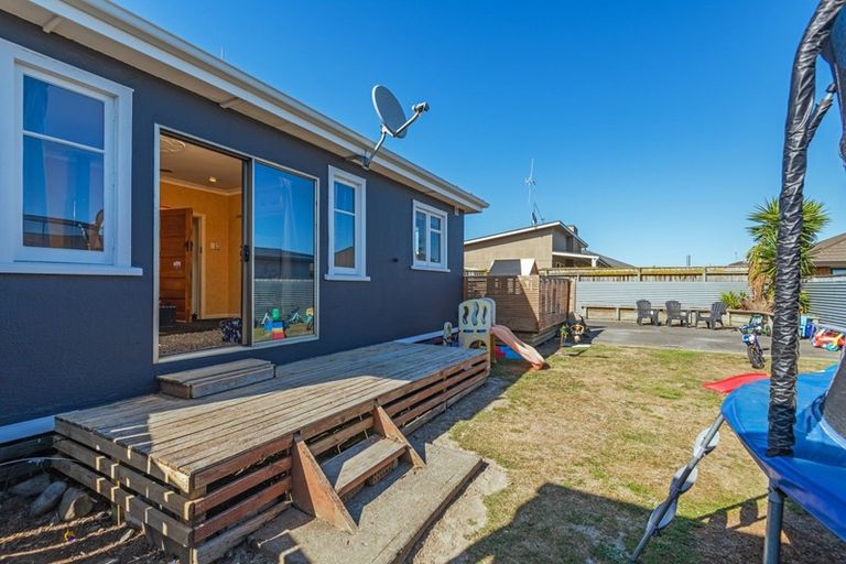 Photo of property in 135 Roberts Line, Kelvin Grove, Palmerston North, 4414