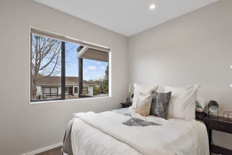 Photo of property in 168 Luckens Road, West Harbour, Auckland, 0618