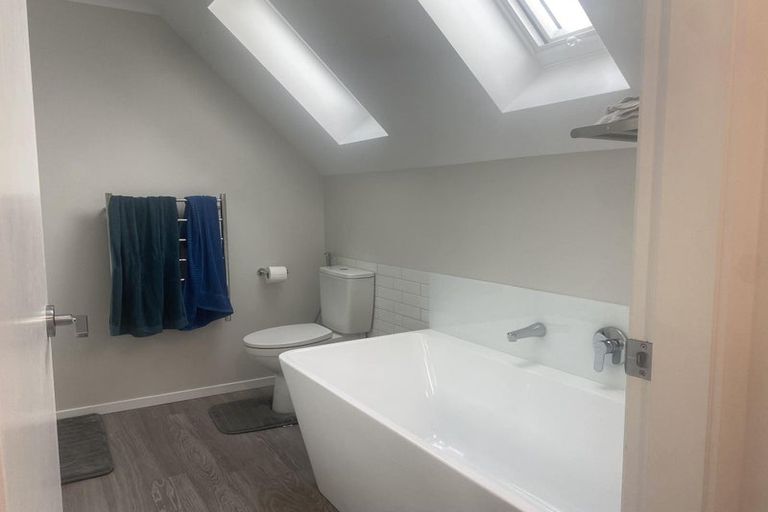 Photo of property in 91b Whites Line East, Waiwhetu, Lower Hutt, 5010