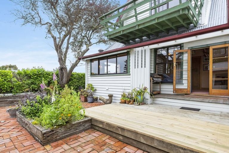 Photo of property in 5 Kilgour Street, Roseneath, Port Chalmers, 9023