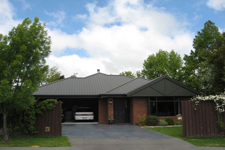 Photo of property in 2 Foster Place, Rangiora, 7400