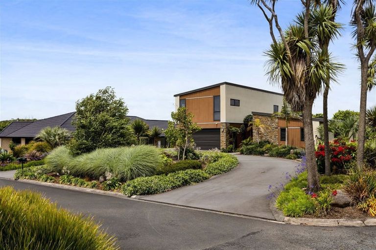 Photo of property in 1b Links Drive, Waiwhakaiho, New Plymouth, 4312