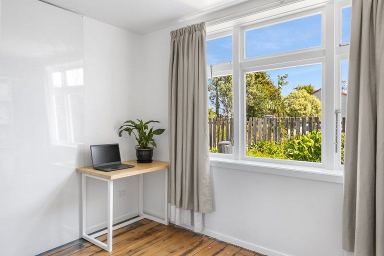 Photo of property in 25 Rintoul Street, Westport, 7825