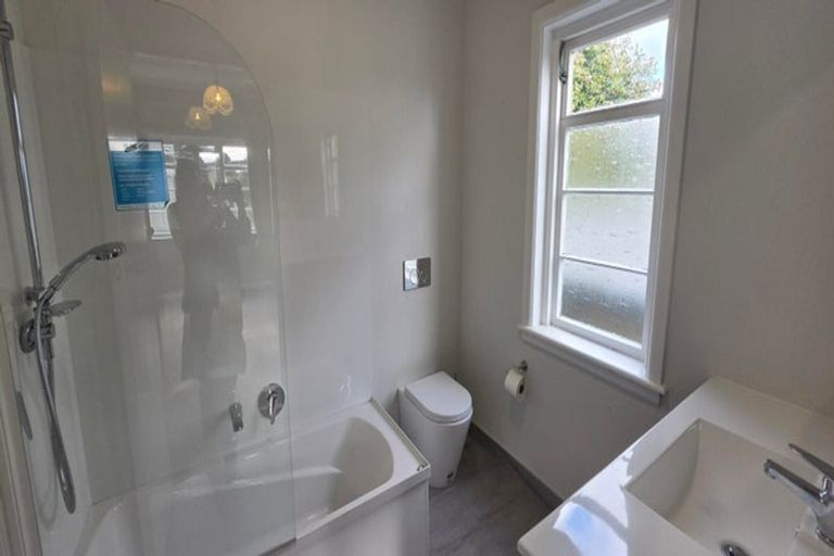Photo of property in 98/98a Weraroa Road, Levin, 5510