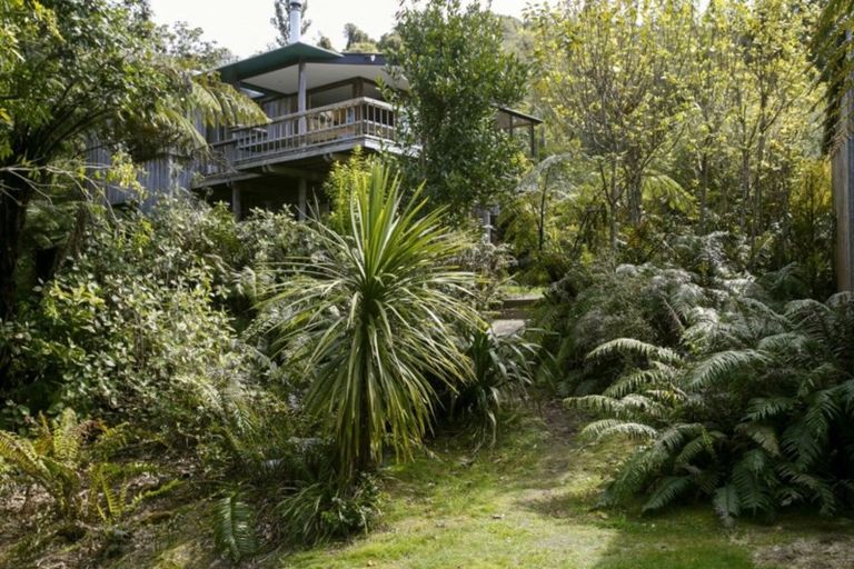 Photo of property in 71 Hauraki Terrace, Pukawa Bay, Turangi, 3381