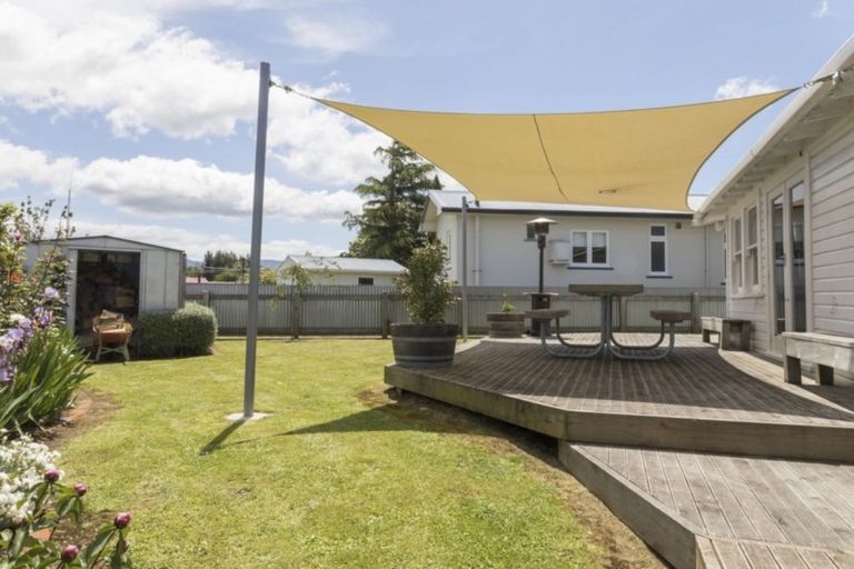Photo of property in 9 Seddon Street, Dannevirke, 4930
