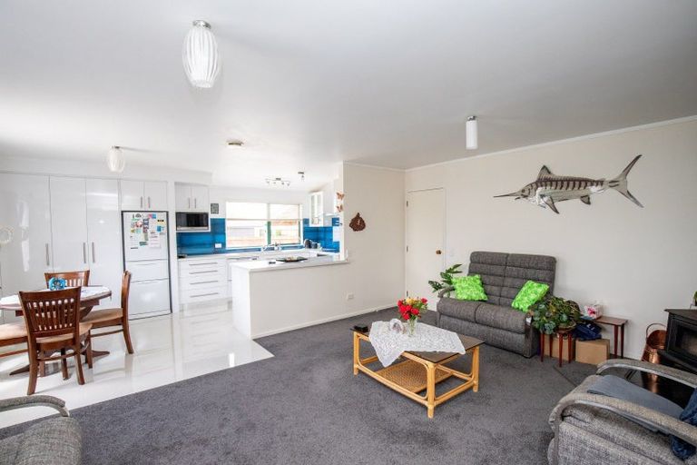 Photo of property in 7 Madgwick Place, Ngatea, 3503