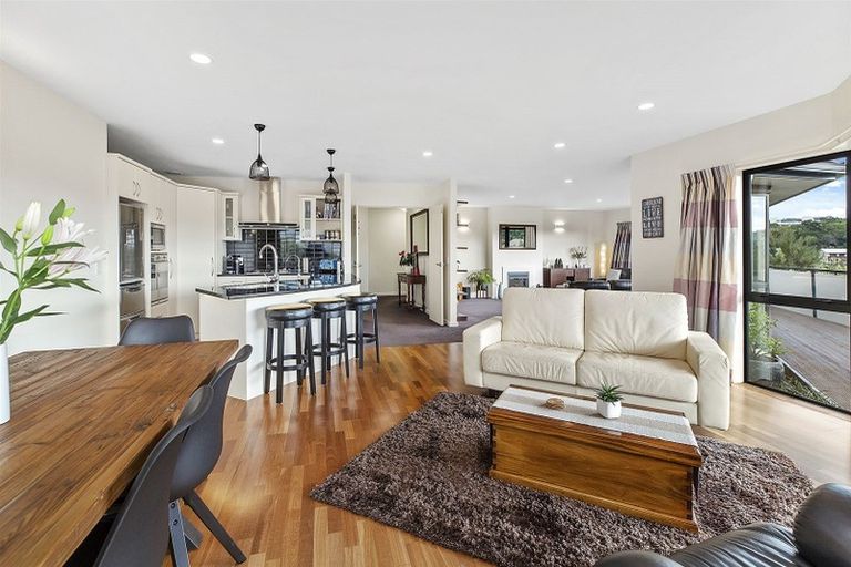 Photo of property in 10 Astronomer Place, Whitby, Porirua, 5024