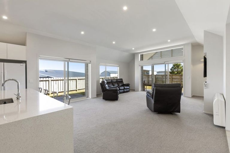 Photo of property in 66 Cedarwood Street, Woodridge, Wellington, 6037