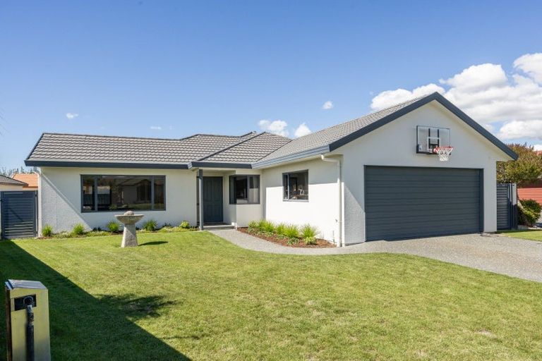 Photo of property in 9 Forbury Way, Taradale, Napier, 4112