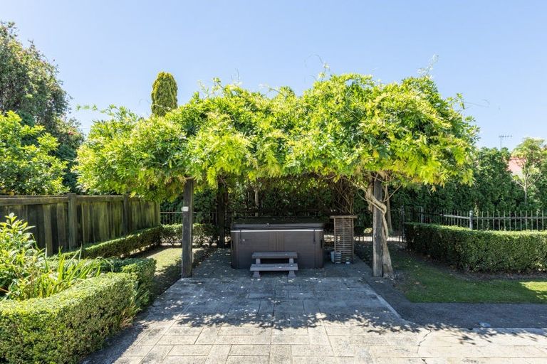 Photo of property in 305 Southland Road, Hastings, 4122