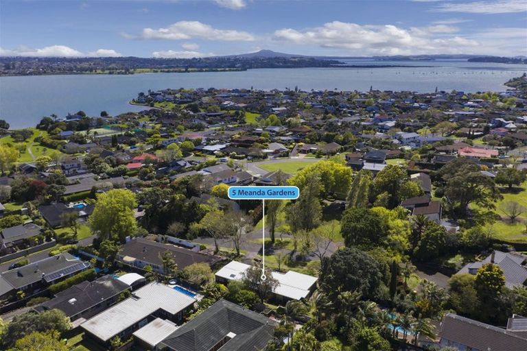 Photo of property in 5 Meanda Gardens, Sunnyhills, Auckland, 2010