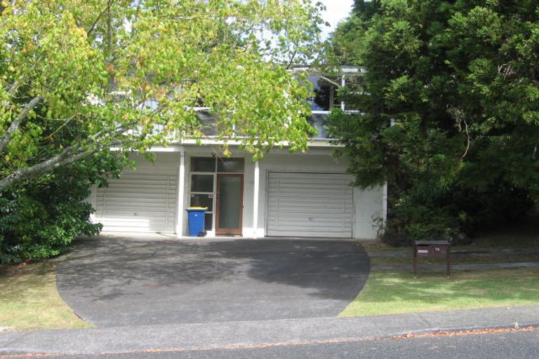 Photo of property in 14 Ayton Drive, Totara Vale, Auckland, 0629