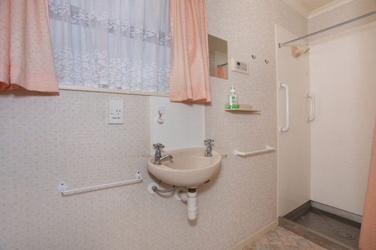 Photo of property in 28 Parnell Heights Drive, Kelvin Grove, Palmerston North, 4414