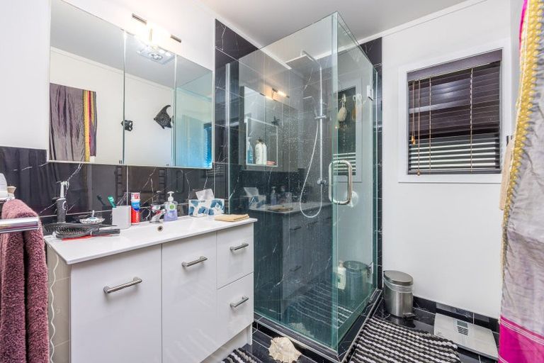 Photo of property in 32 Wai Iti Place, Clendon Park, Auckland, 2103