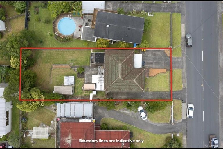 Photo of property in 18 Royal Road, Massey, Auckland, 0614