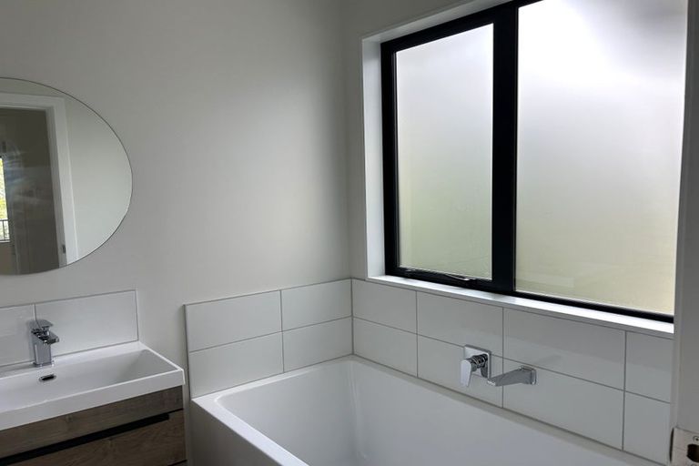 Photo of property in 49 Moncks Spur Road, Redcliffs, Christchurch, 8081