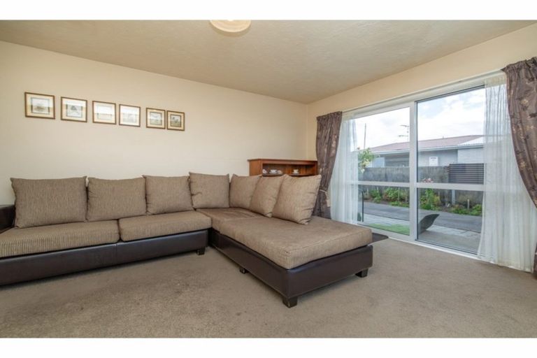 Photo of property in 1/377 Yaldhurst Road, Russley, Christchurch, 8042