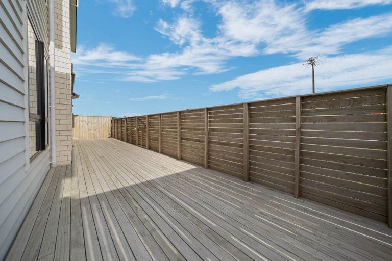 Photo of property in 2a Ballyalton Crescent, Flat Bush, Auckland, 2019