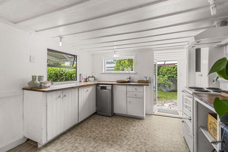 Photo of property in 15b Pearson Street, Mangawhai, 0505