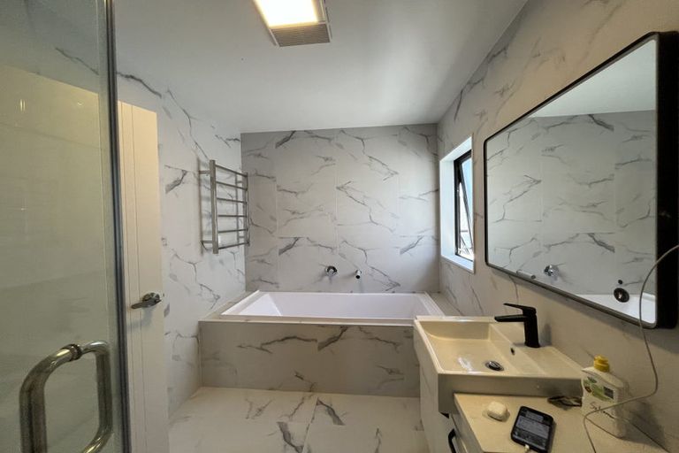 Photo of property in 10d Mantra Road, Massey, Auckland, 0614