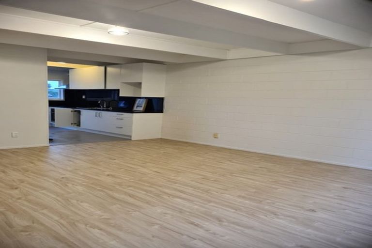 Photo of property in 7/5 Keeling Road, Henderson, Auckland, 0612