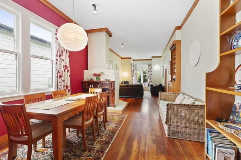 Photo of property in 38 Derwent Street, Island Bay, Wellington, 6023