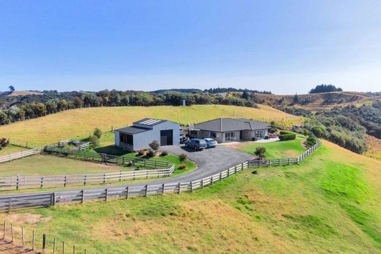 Photo of property in 140 Webber Road, South Head, Helensville, 0874